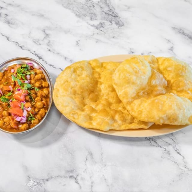 Chole Bathura.