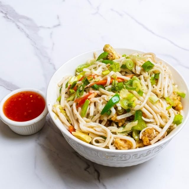 Veg Hakka Noodles.